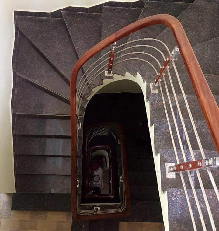 Tôi chủ nhà cho thuê nhà lô góc, mới,vỉa hè, 96m2- 5T, Giảng Võ_29 Tr - Ảnh 1